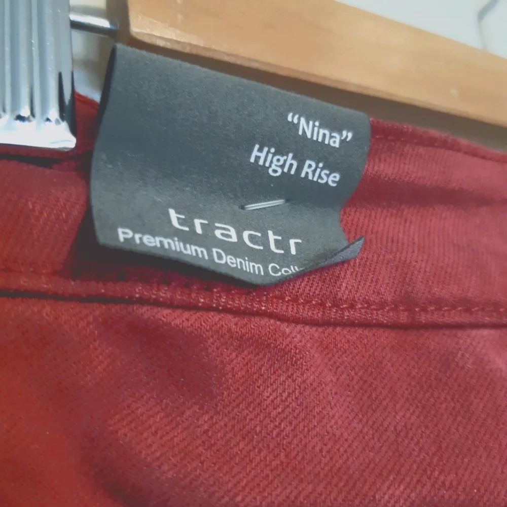 Hi Rise Jeans - Picture 4 of 10